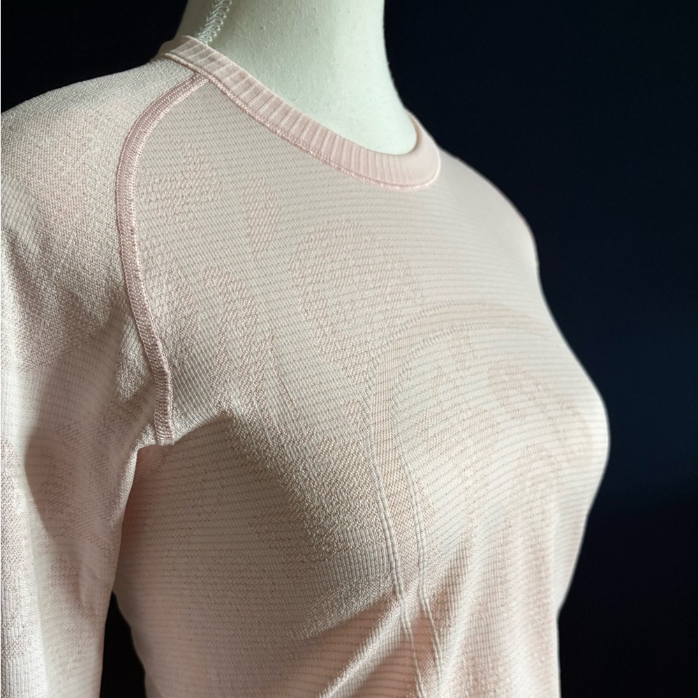Sz6 🍋Rare! Paisley* Run: Swiftly Tech LS
Heathered Pretty Pink Lululemon
